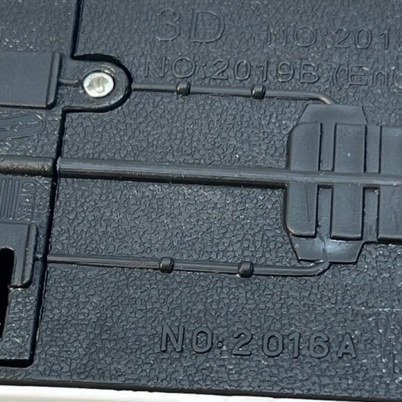 3D Bullet Train No 2016A Battery Operated Toy Train White Blue 13 Inches - Picture 4 of 4